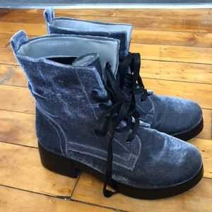 Ollio gray platform boots